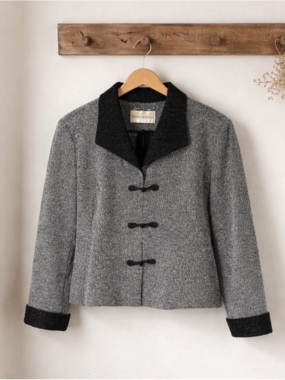 Danny & Nicole Women's Blazer Jacket M Black Button Business Casual
